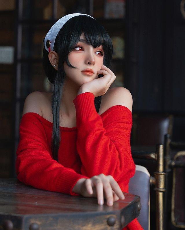 Kat Grey's cosplay photo 2