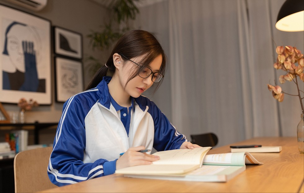 暑假男老师回家补课，鱼子酱fish最新剧情精彩看点解析-清美唯艺