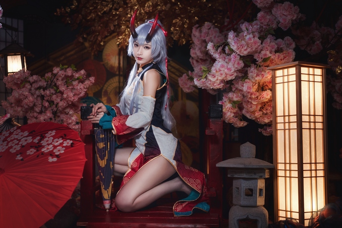 微博上的精彩cosplay：铁板烧鬼舞与巴御前哪位更受追捧？-清美唯艺