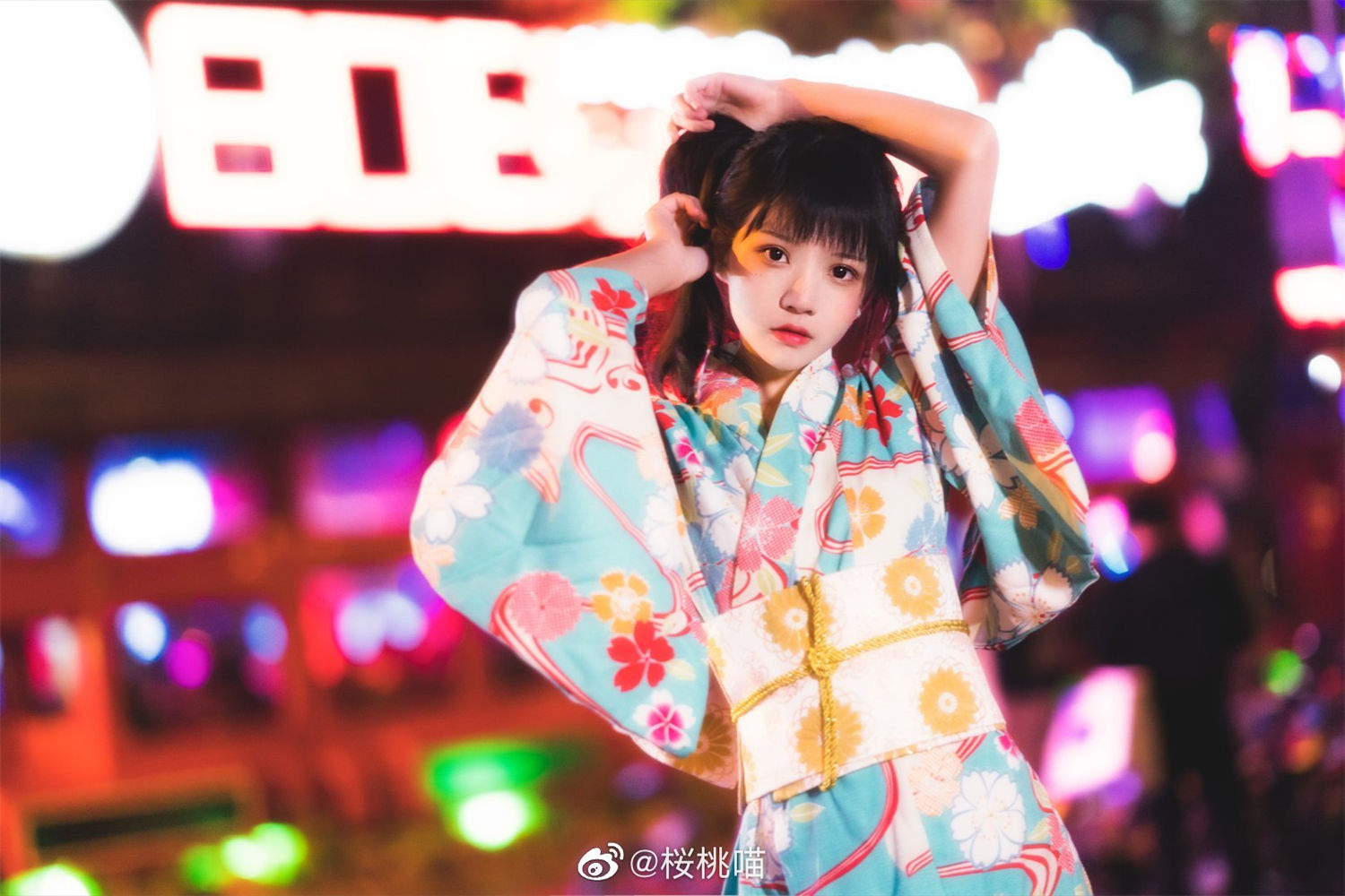 图片[4]-樱桃喵微博Cosplay图集欣赏：霓虹夜景中的樱花绽放之美-清美唯艺